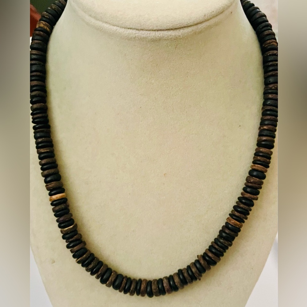 Vintage Brown and Black Wood Barrel Beaded Necklace. 18 inches